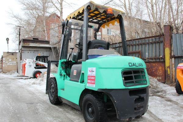Дизельный погрузчик Dalian CPCD30CB, 3 тонны