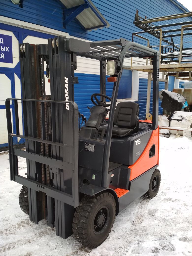 Дизельный погрузчик Doosan D15S-5