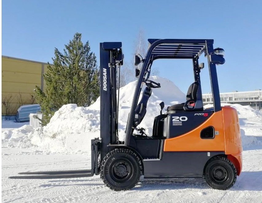 Дизельный погрузчик Doosan D20SC-5, 2 тонны