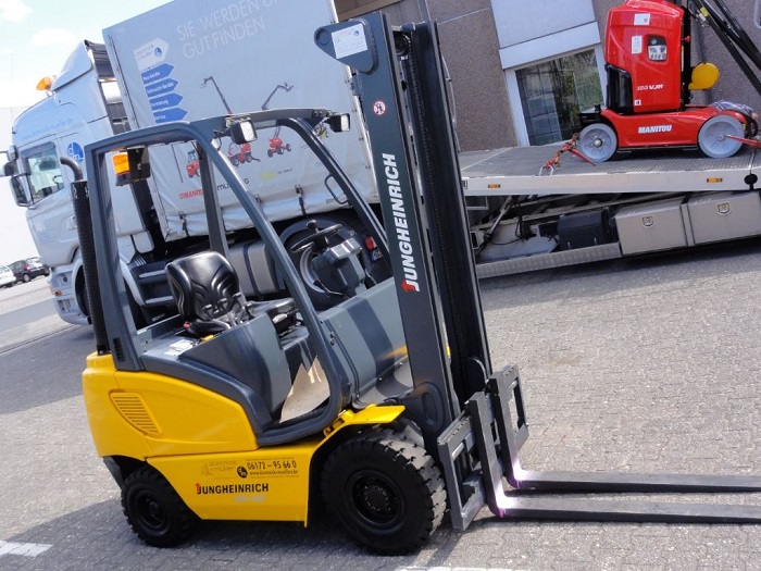 Дизельный погрузчик Jungheinrich DFG 320, 2 тонны