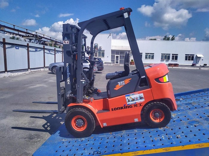 Дизельный погрузчик Lonking FD15T, 1.5 тонн