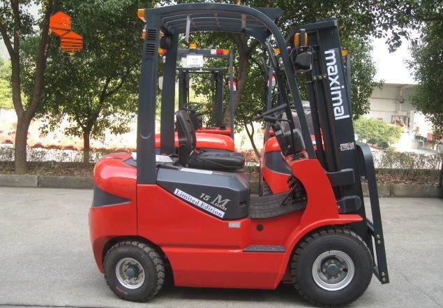Дизельный погрузчик Maximal FD15T-MGI3, 1.5 тонн
